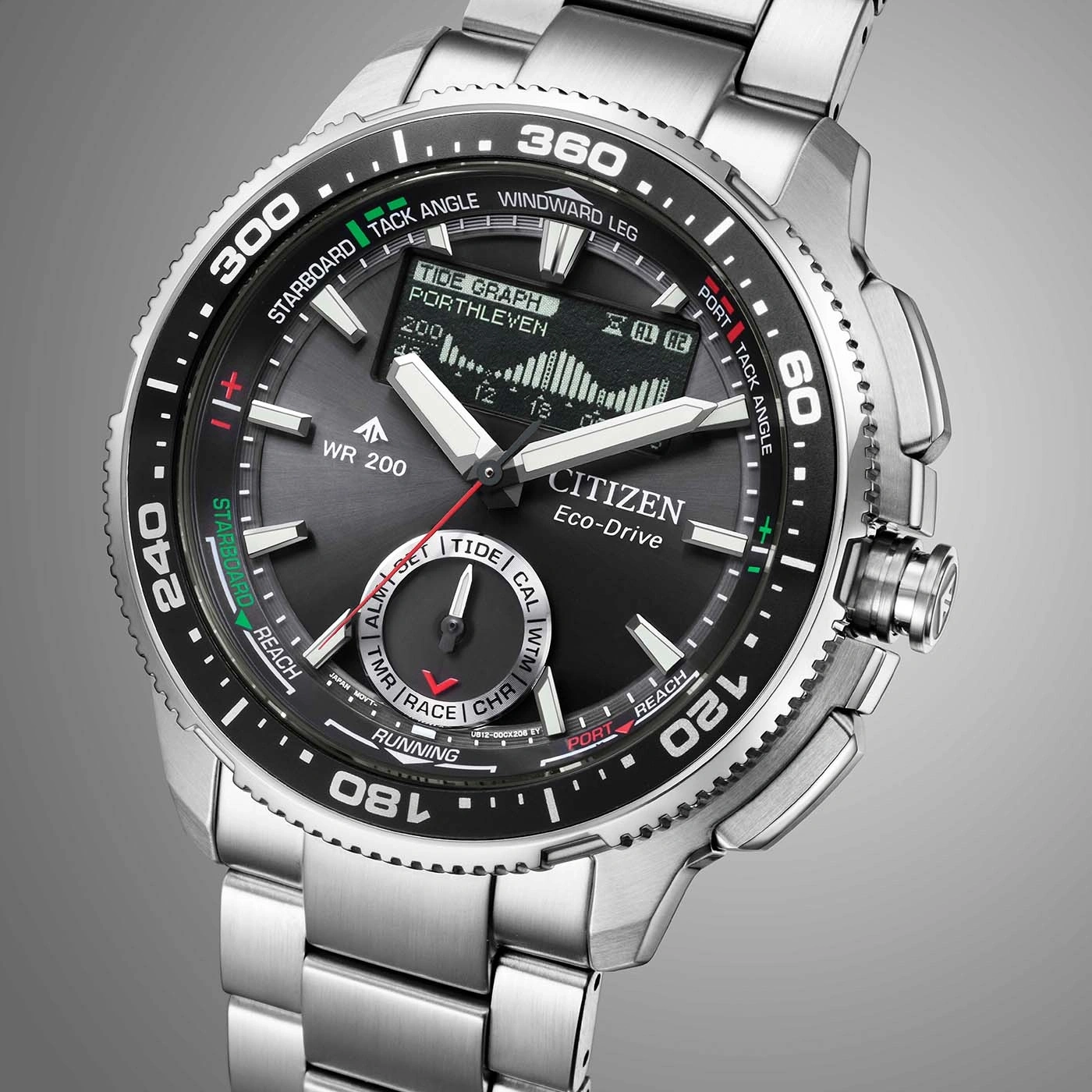 Montre Citizen Eco-Drive avec cadran de marée, navigation et fonctions de chronomètre.