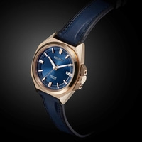 Montre automatique Citizen Series 8 avec cadran bleu et bracelet en cuir