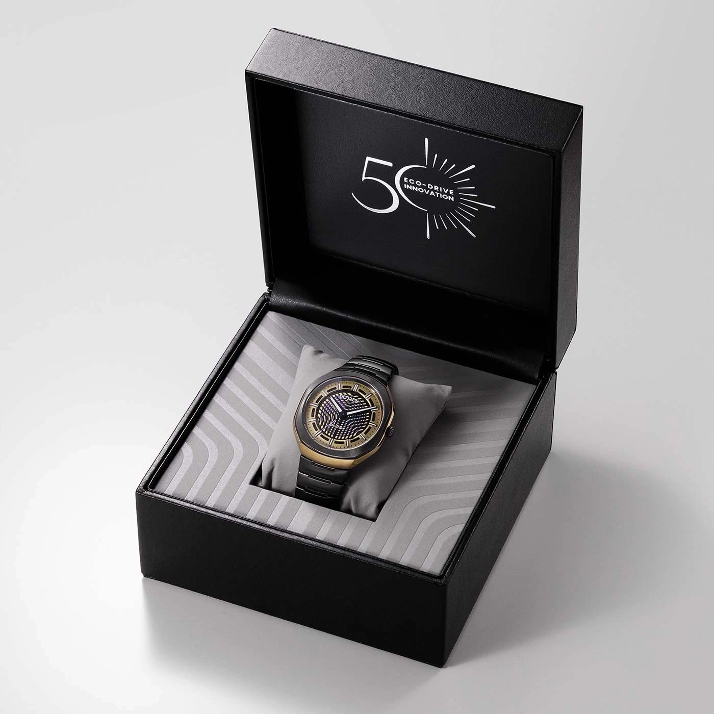 Eine Citizen Eco-Drive Uhr in ihrer 50-Jahres-Jubiläumsbox.