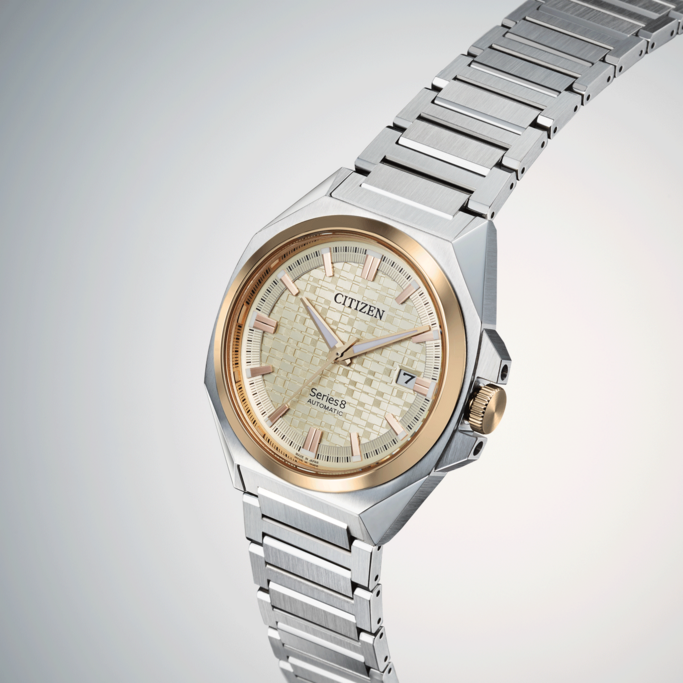 Citizen Series 8 Automatikuhr mit Gold- und Silberakzenten, Nahaufnahme