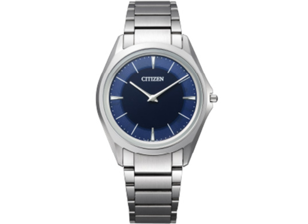 Citizen-Uhr mit blauem Zifferblatt und silbernem Armband, elegantes Design.