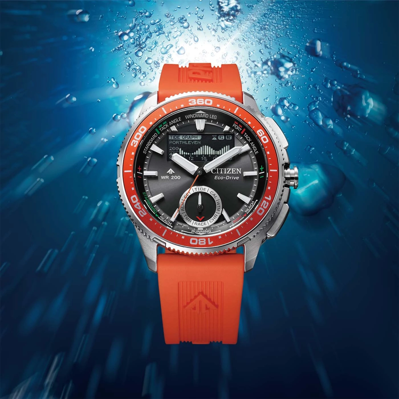 Une montre de plongée Citizen Eco-Drive orange et grise sous l'eau.