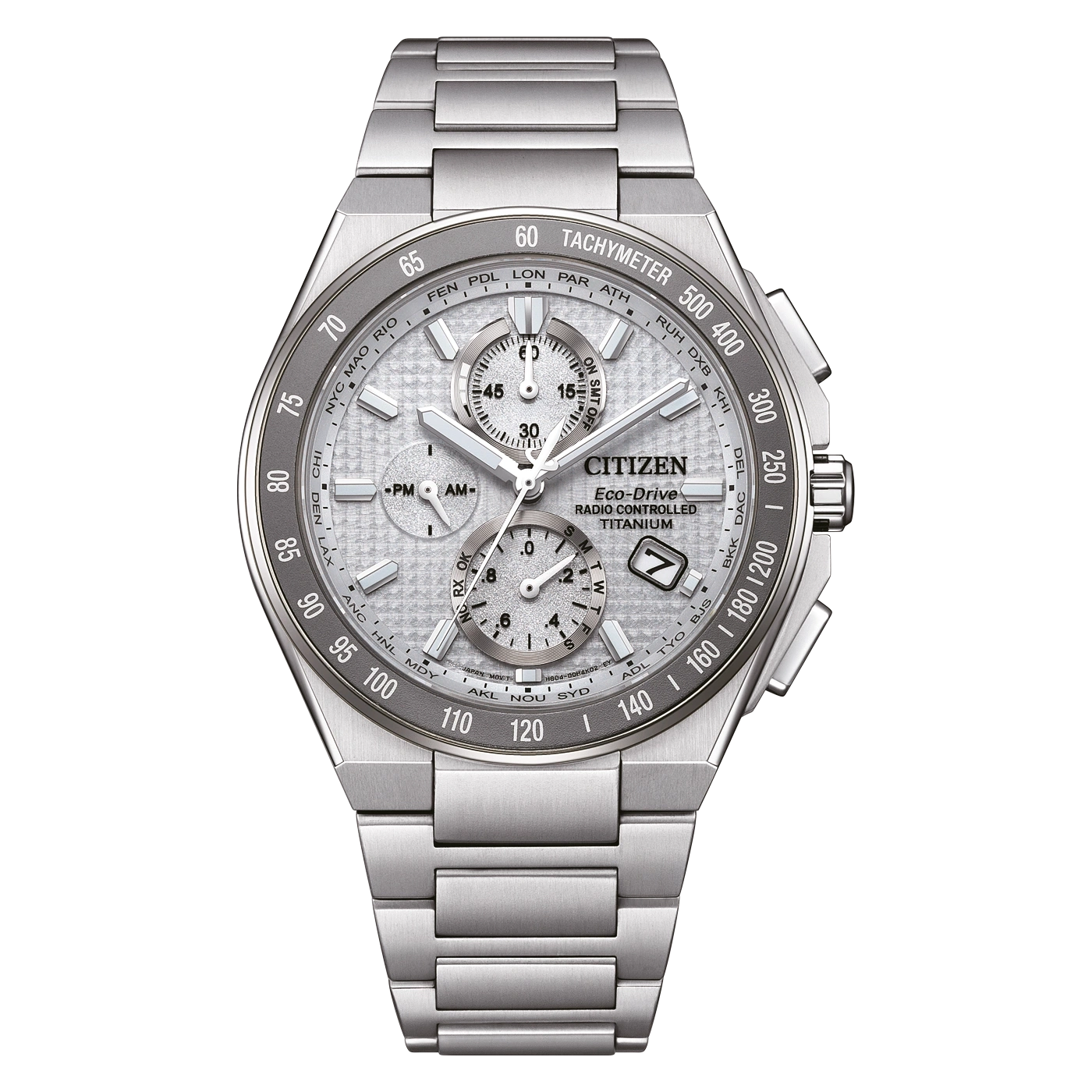 Citizen Eco-Drive Funkuhr aus Titan auf weißem Hintergrund.