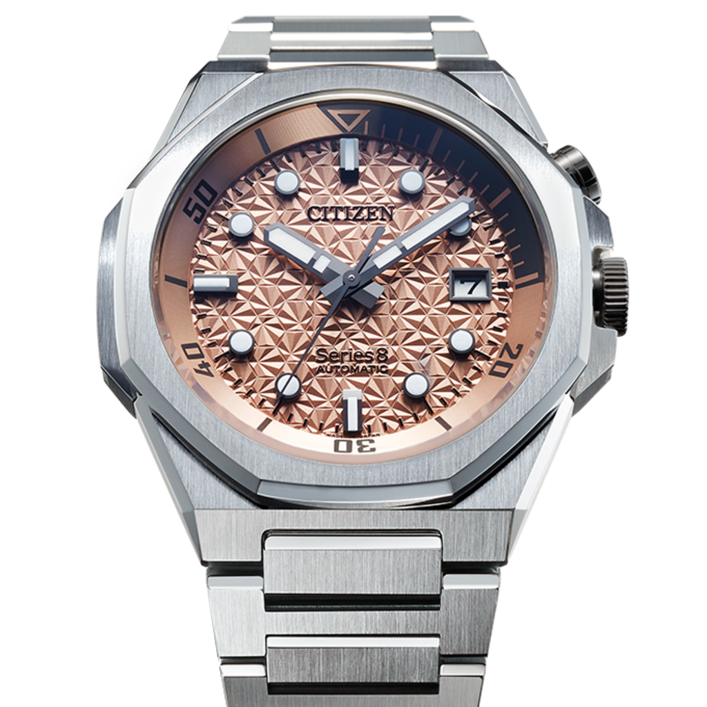 Citizen Series 8 Automatikuhr mit geometrischem Zifferblatt und Stahlarmband.