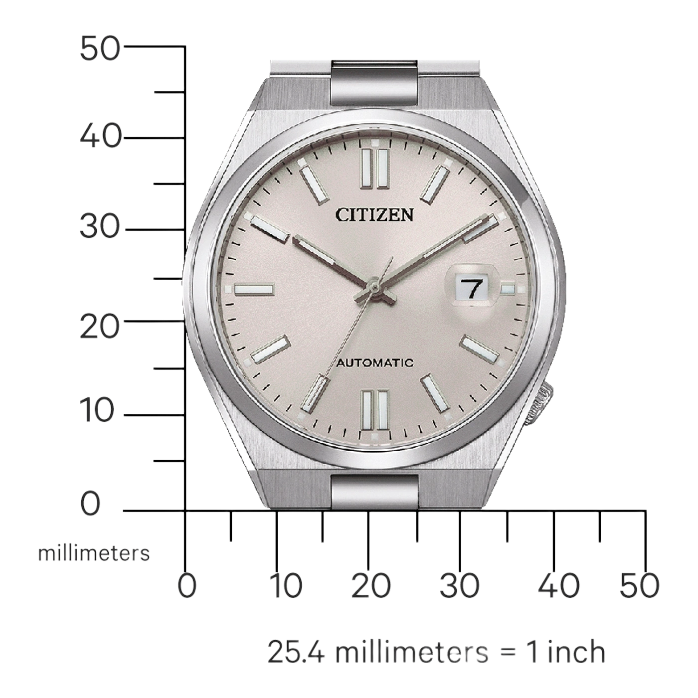 Montre Citizen automatique argentée avec une règle graduée en millimètres affichant une mesure d'environ 40 mm.