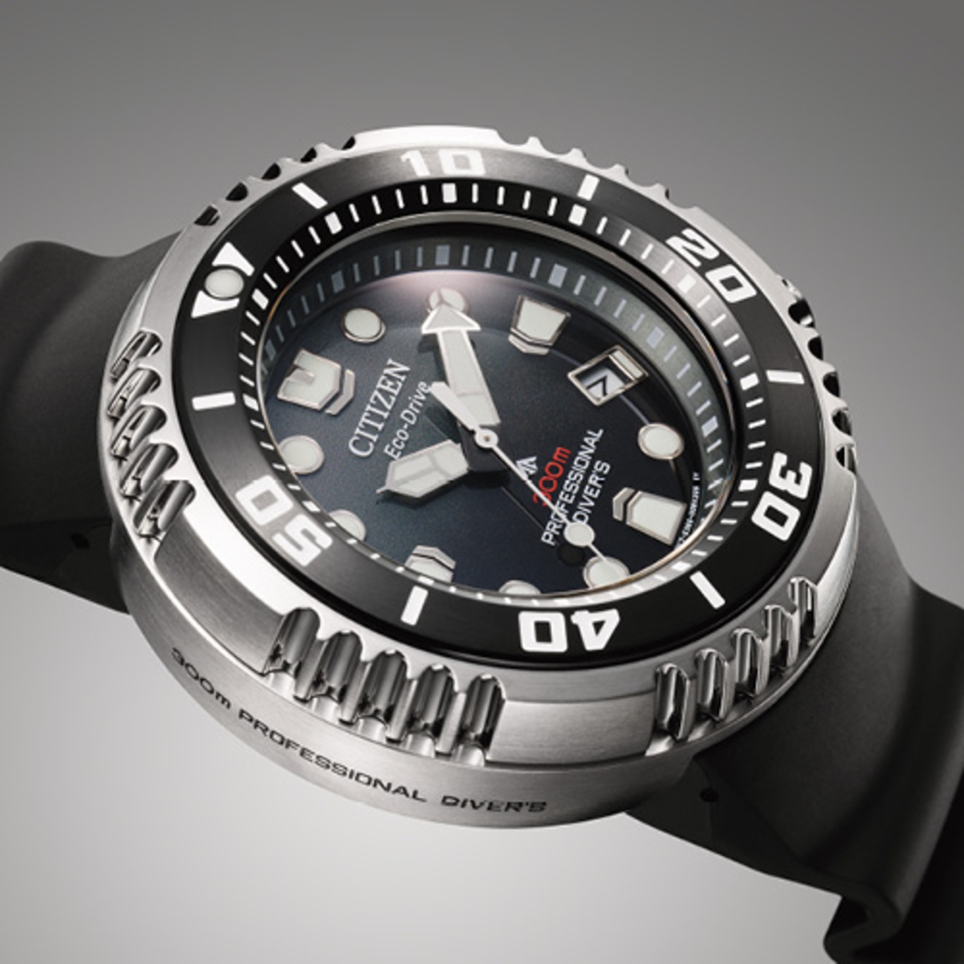 Eine Citizen Eco-Drive professionelle Taucheruhr 300m.